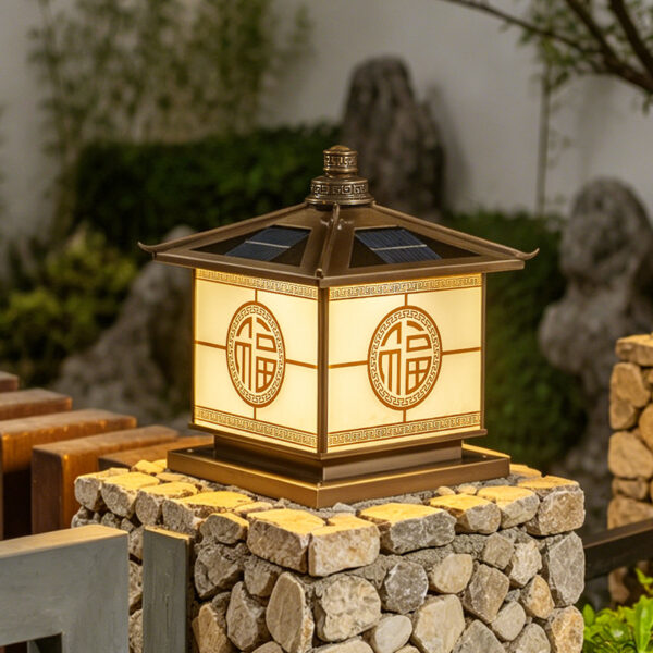 Outdoor Solar Rechargeable Post Top Light for Villa Wall and Courtyard